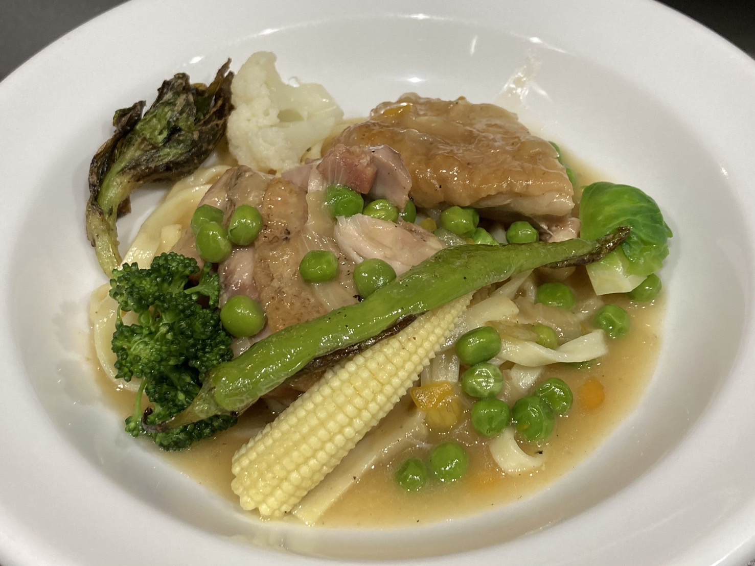 信玄鶏モモ肉の白ワイン煮込み
